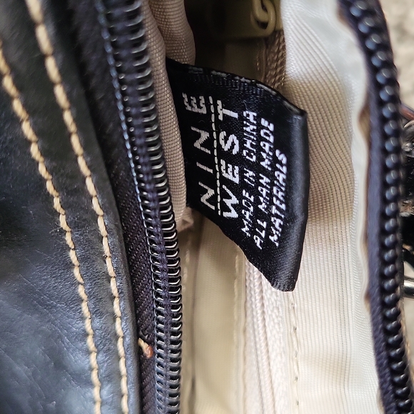 *SOLD* EUC Vintage Baguette Nine West handbag, shoulder bag, satchel - Picture 9 of 10